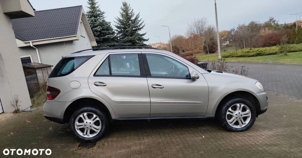 Mercedes-Benz ML - 22