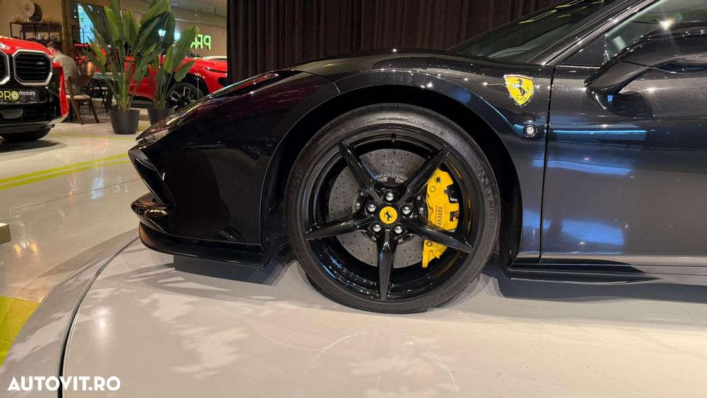 Ferrari F8 - 9