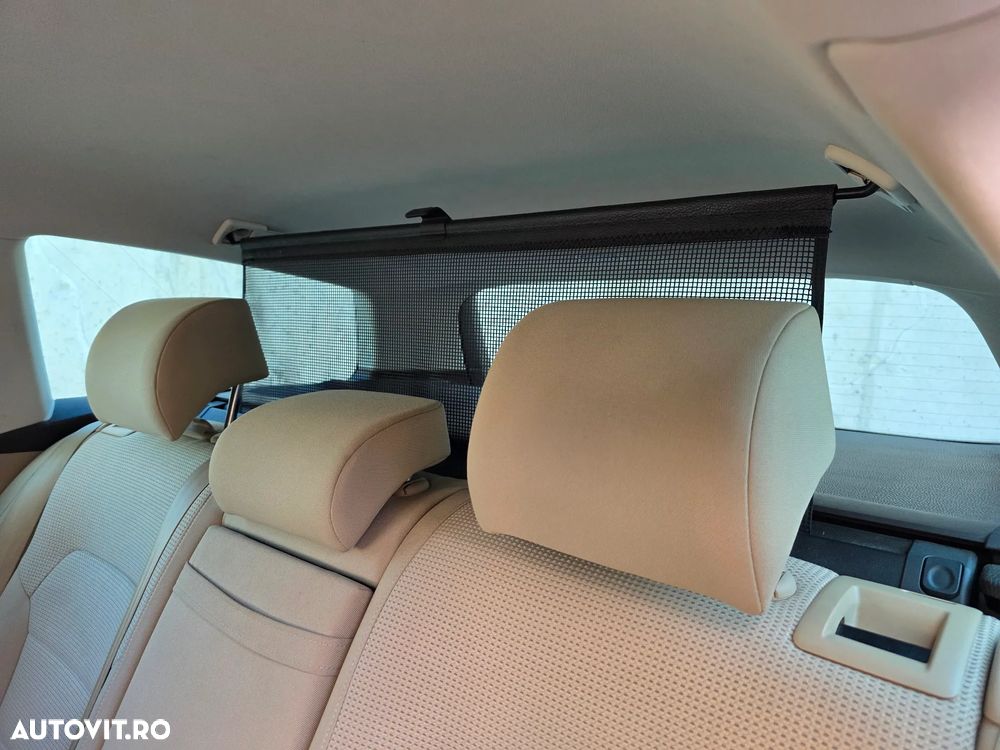 Volkswagen Passat Variant 2.0 TDI BlueMotion Technology DSG Comfortline - 22