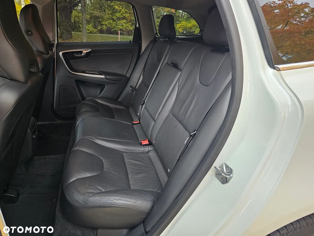 Volvo XC 60 D4 AWD Geartronic Summum - 16