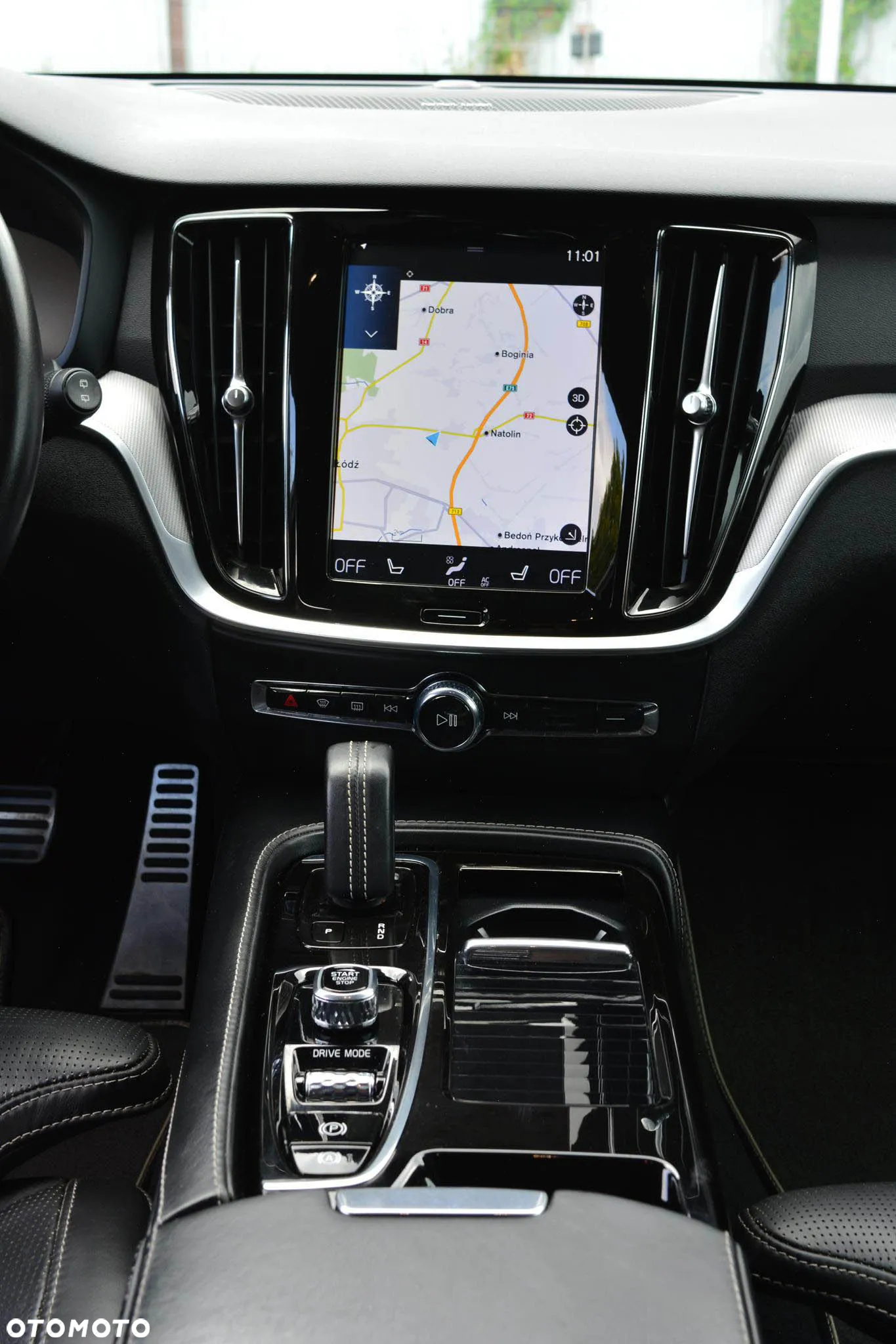 Volvo V60 T8 AWD Plug-In Hybrid R-Design - 16