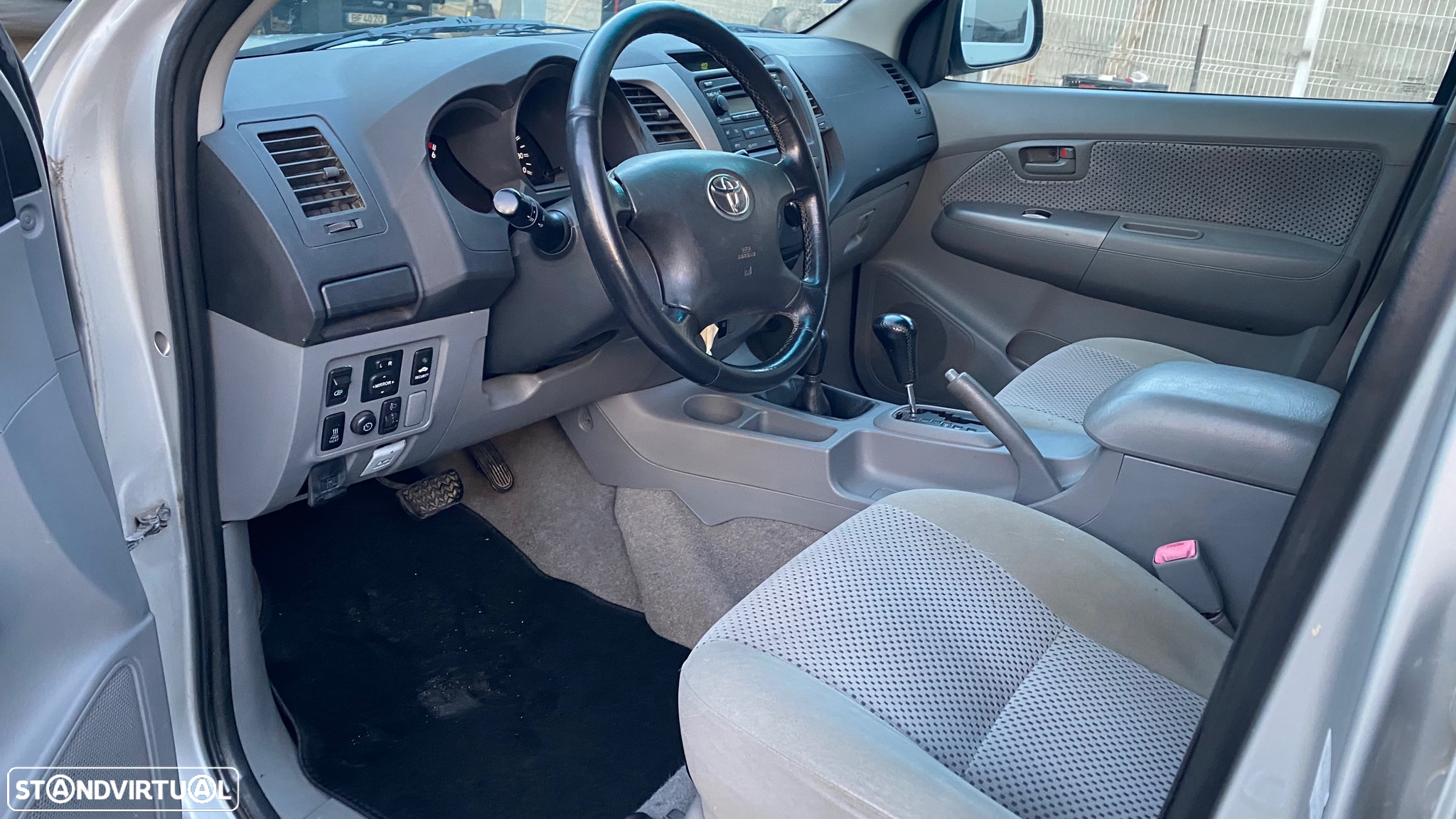 Toyota Hilux 3.0 D-4D 4WD CD Tracker CA - 15