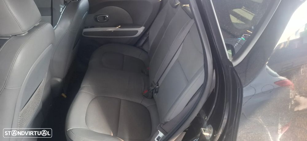 Kia e-Soul EV Play - 19