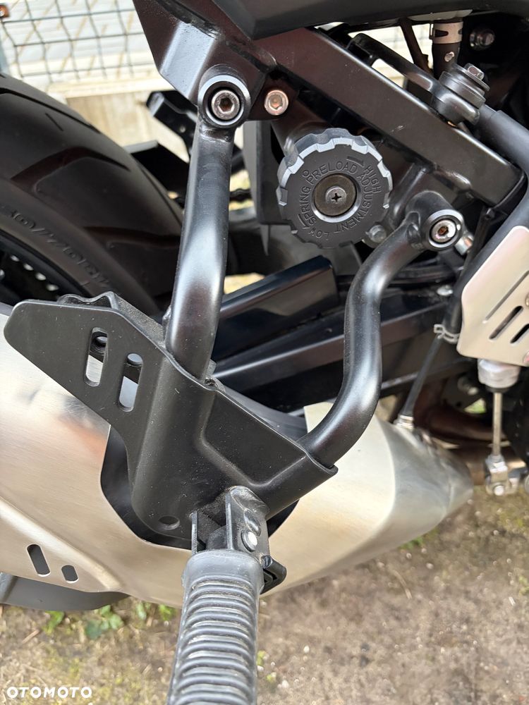 Suzuki DL - 10