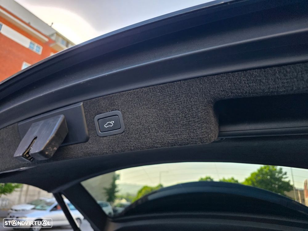 Jaguar XF Sportbrake 2.2 - 25