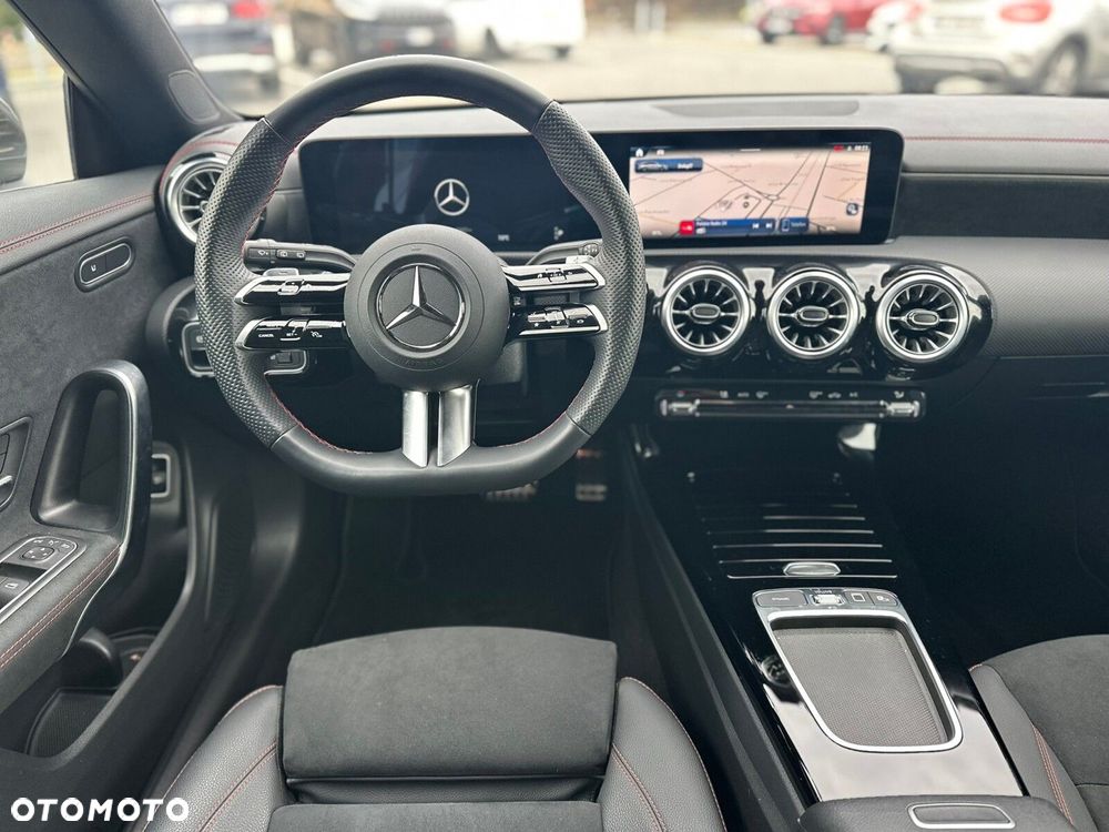 Mercedes-Benz CLA 180 AMG Line 7G-DCT - 9