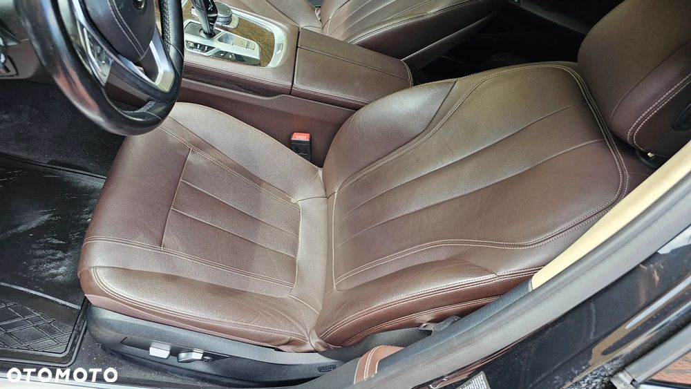 BMW Seria 7 740Li - 36