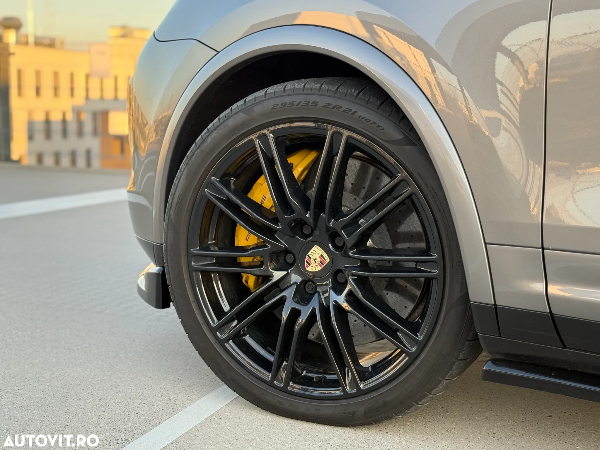 Porsche Cayenne 4.8 L Turbo - 7