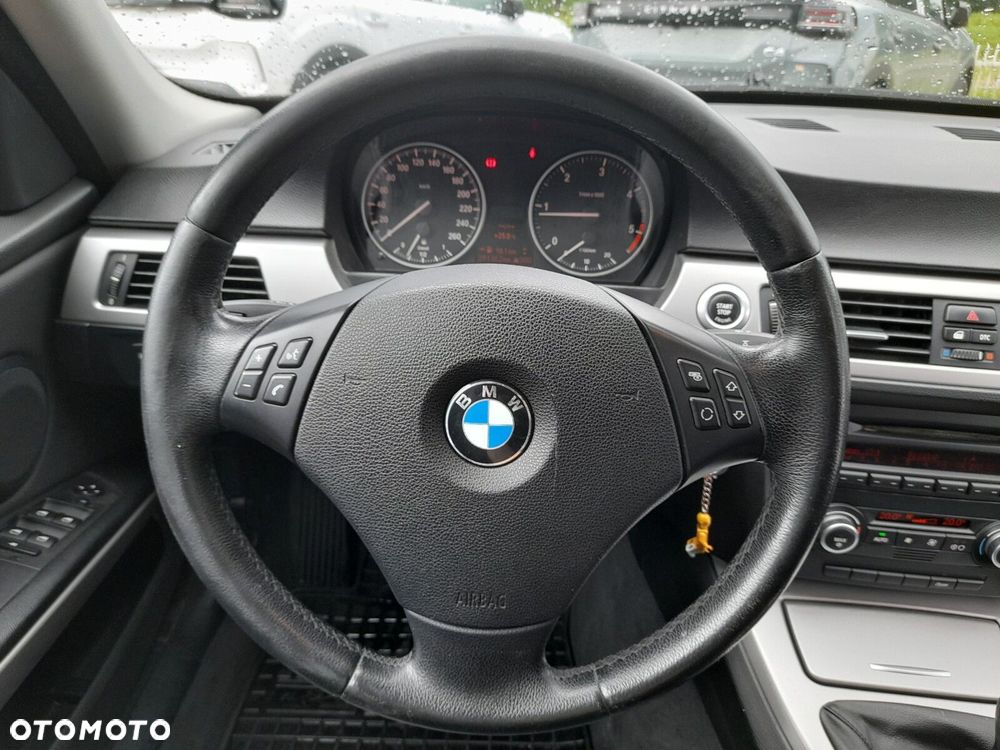 BMW Seria 3 - 21
