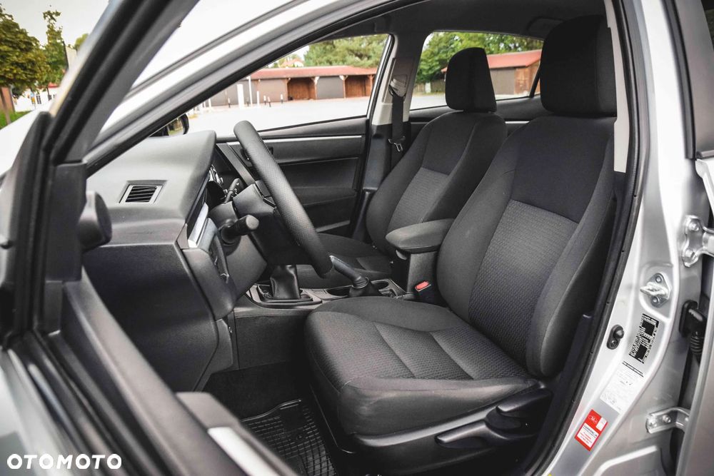 Toyota Corolla - 24