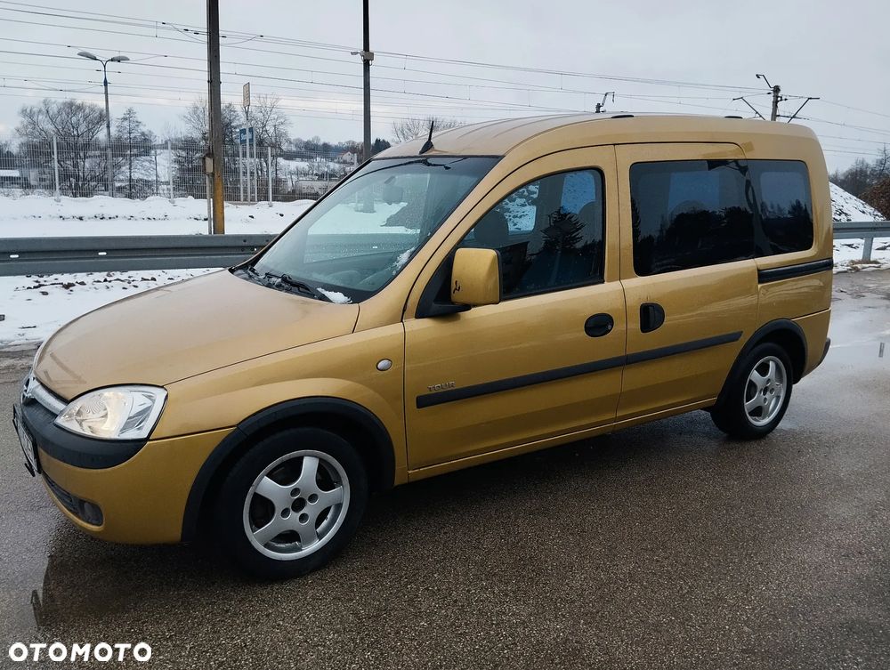 Opel Combo Tour Comfort - 1