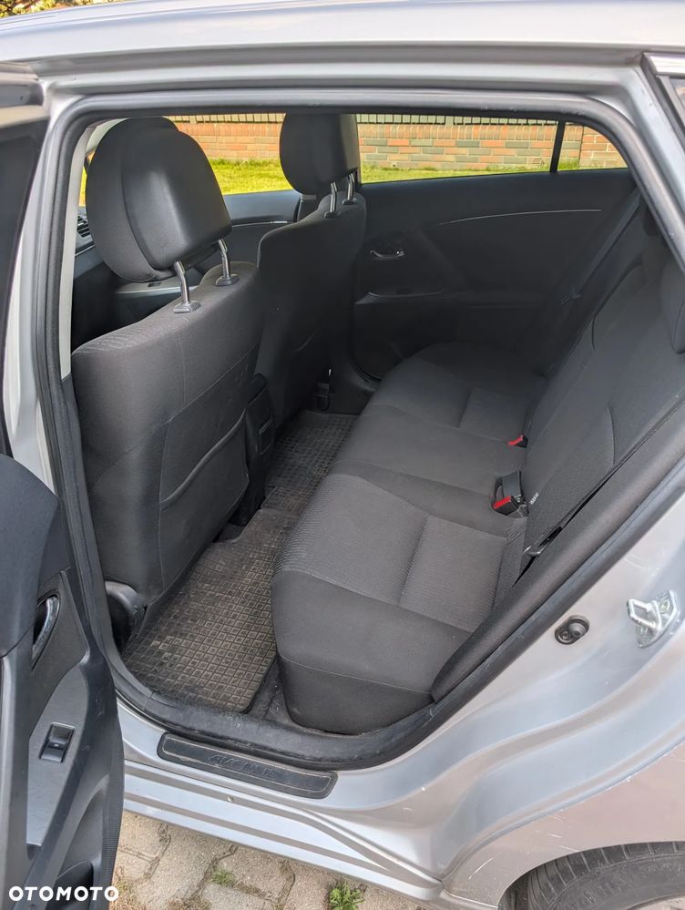 Toyota Avensis 1.8 Sol - 6