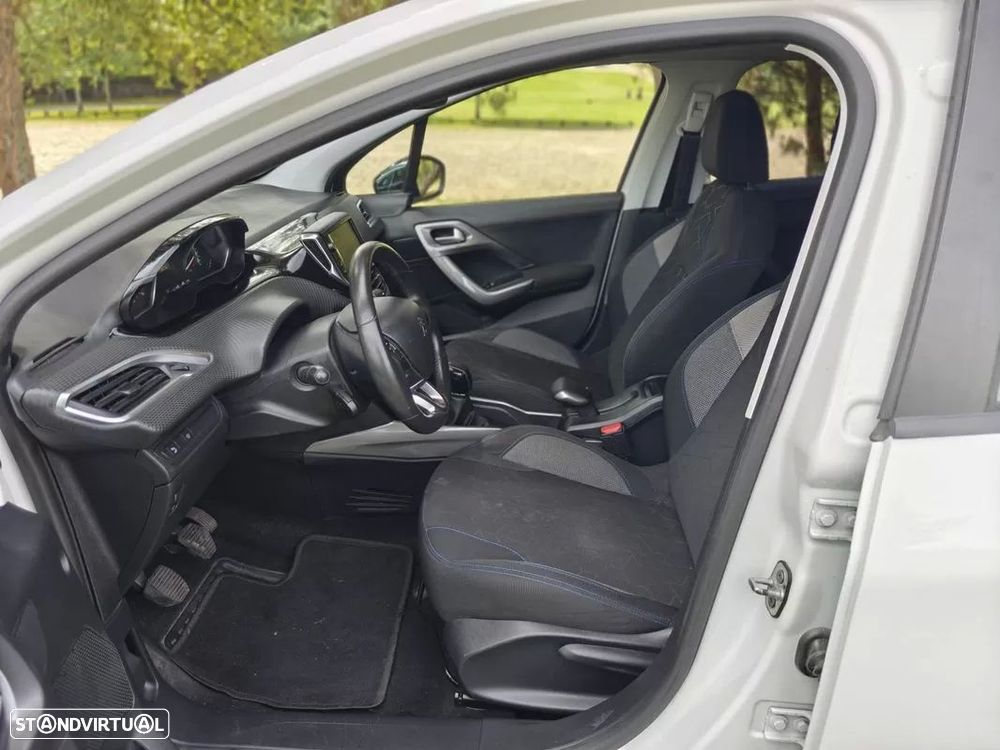 Peugeot 2008 1.2 PureTech Style — fotografia 13