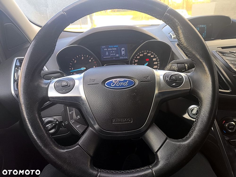 Ford Kuga 2.0 TDCi 2x4 Titanium - 36