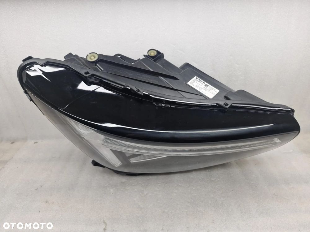VOLVO XC40 LIFT FULL LED LAMPA PRAWA PRZÓD 32338909 - 5
