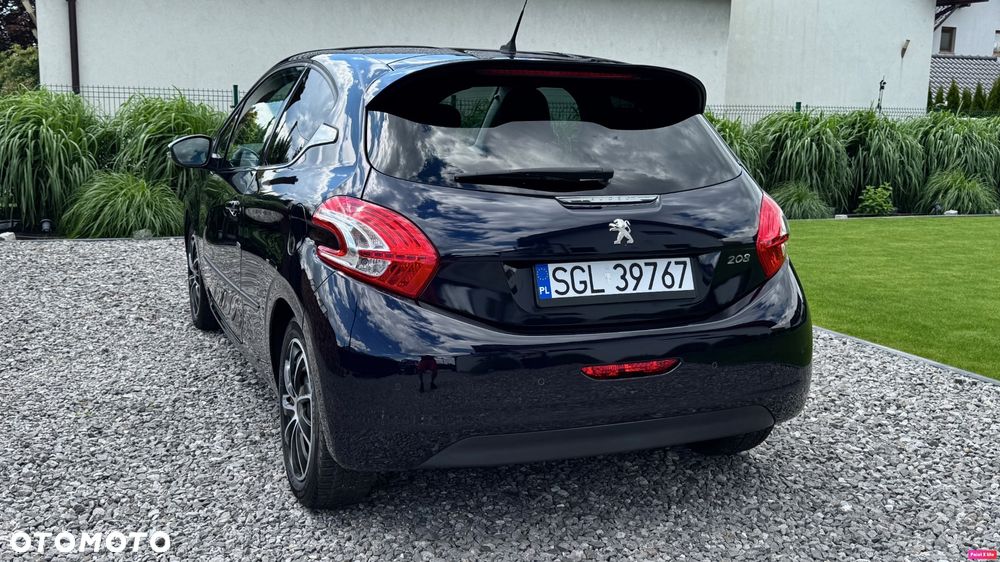 Peugeot 208 - 12