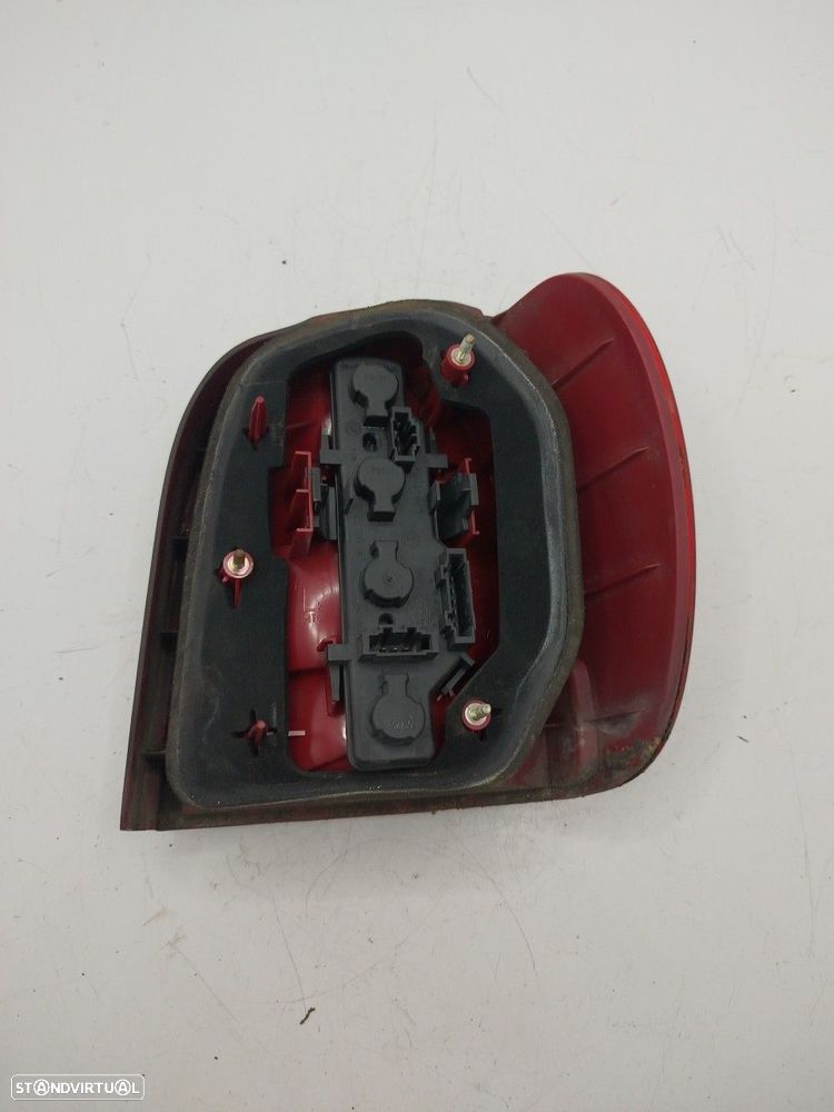 Farolim Stop Esq Volkswagen Polo (6N1) - 4