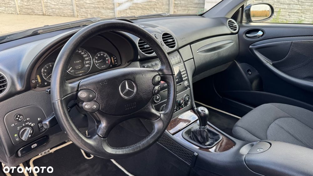 Mercedes-Benz CLK - 21