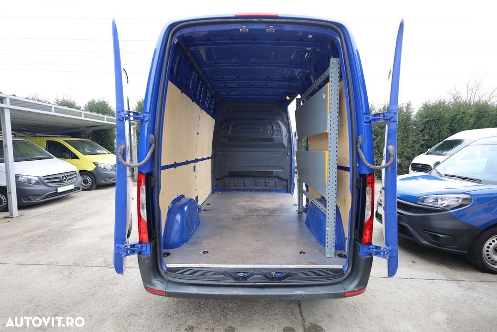 Mercedes-Benz Sprinter - 13