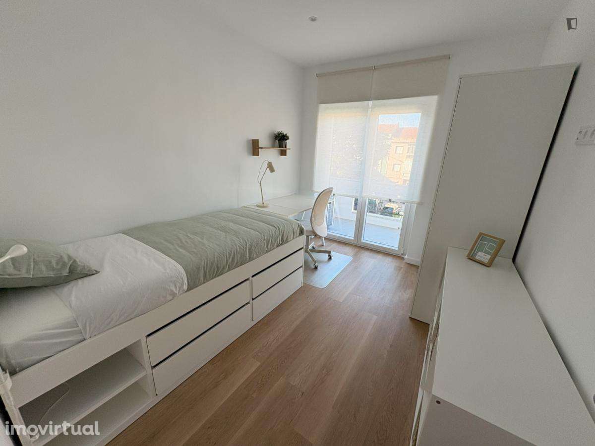 Quarto - localizado em Amadora Lisbon - Grande imagem: 2/19