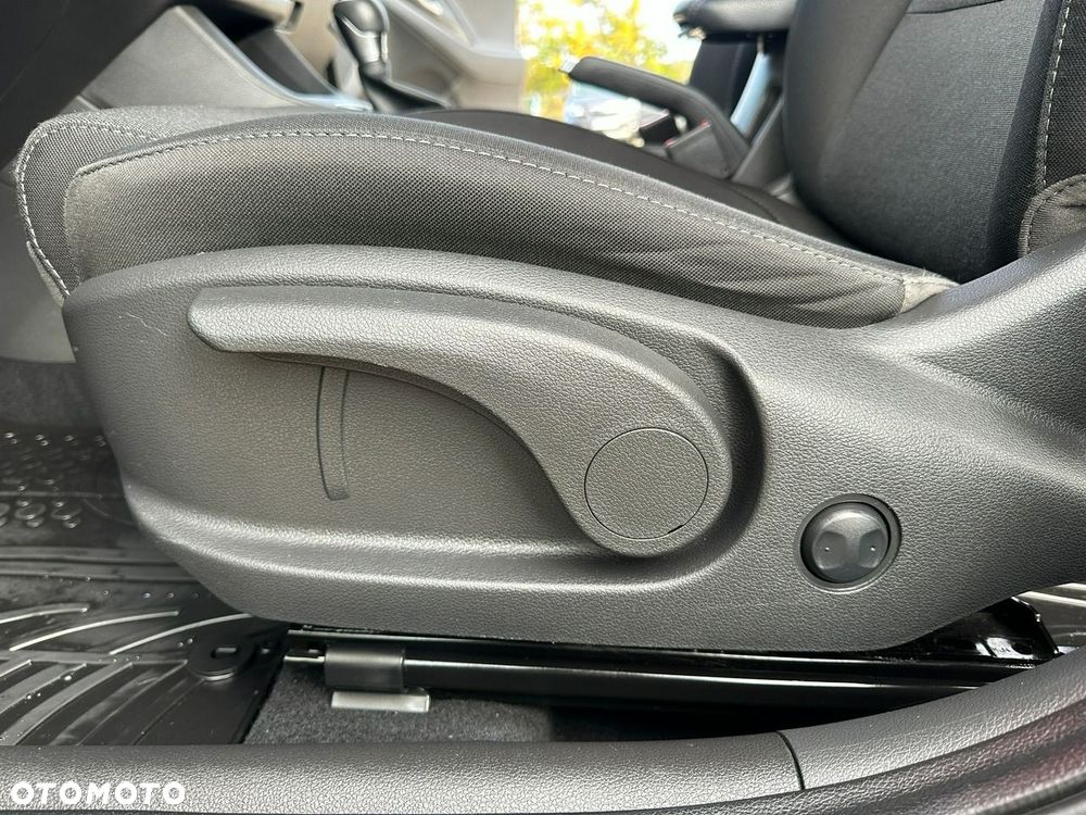 Hyundai i30 1.6 D Comfort DCT - 11