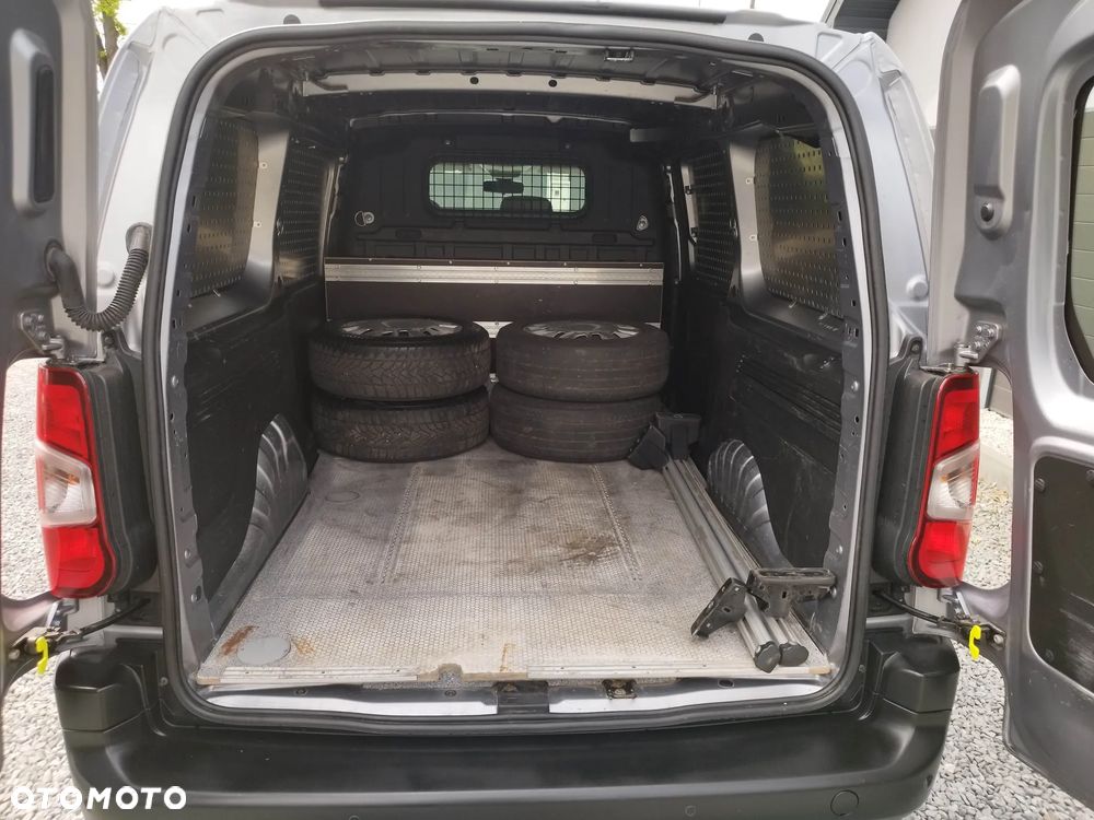 Opel COMBO MAXI 3 OSOBY - 13