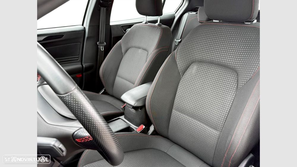 Ford Focus 1.0 EcoBoost MHEV ST-Line - 12