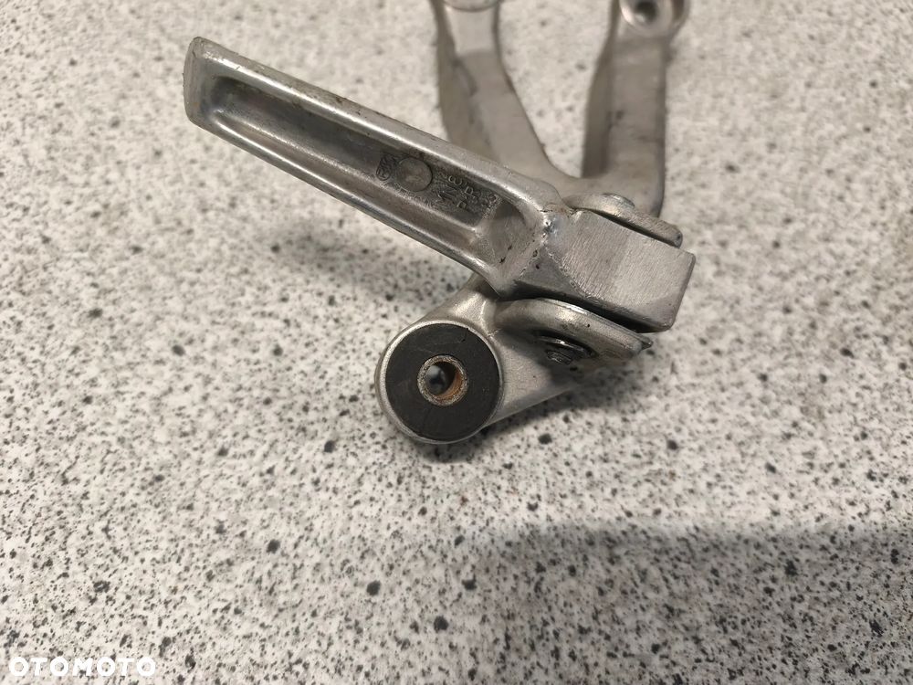 Set prawy tył, podnożek pasażera Honda CBR 900RR CBR900 RR CBR900RR CBR 900 RR - 4