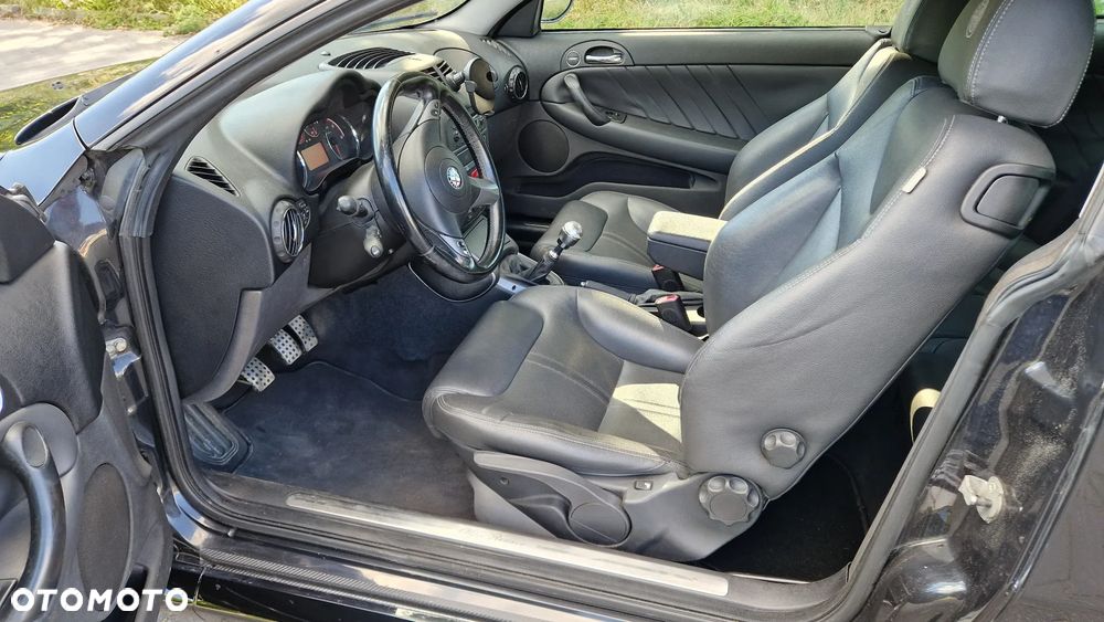 Alfa Romeo GT 1.9JTD 16V Black Line - 18