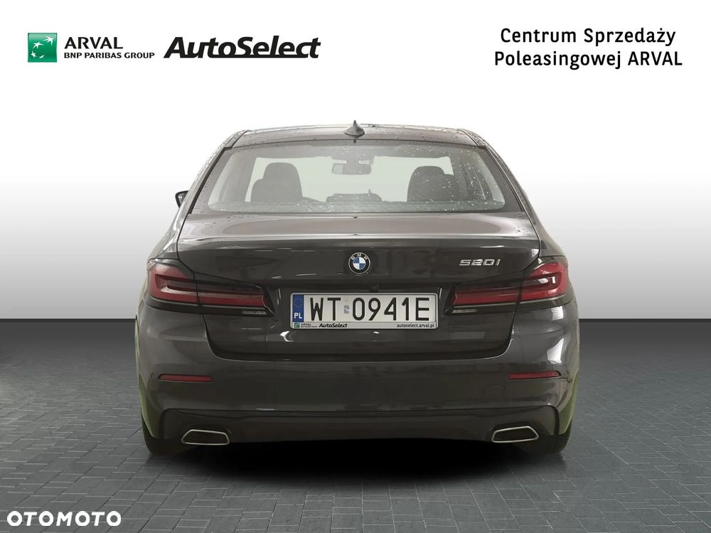 BMW Seria 5 520i mHEV - 4