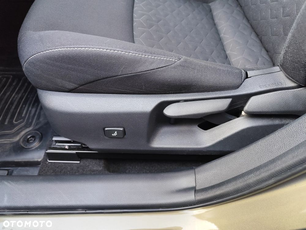 Toyota Corolla 2.0 Hybrid Comfort - 21