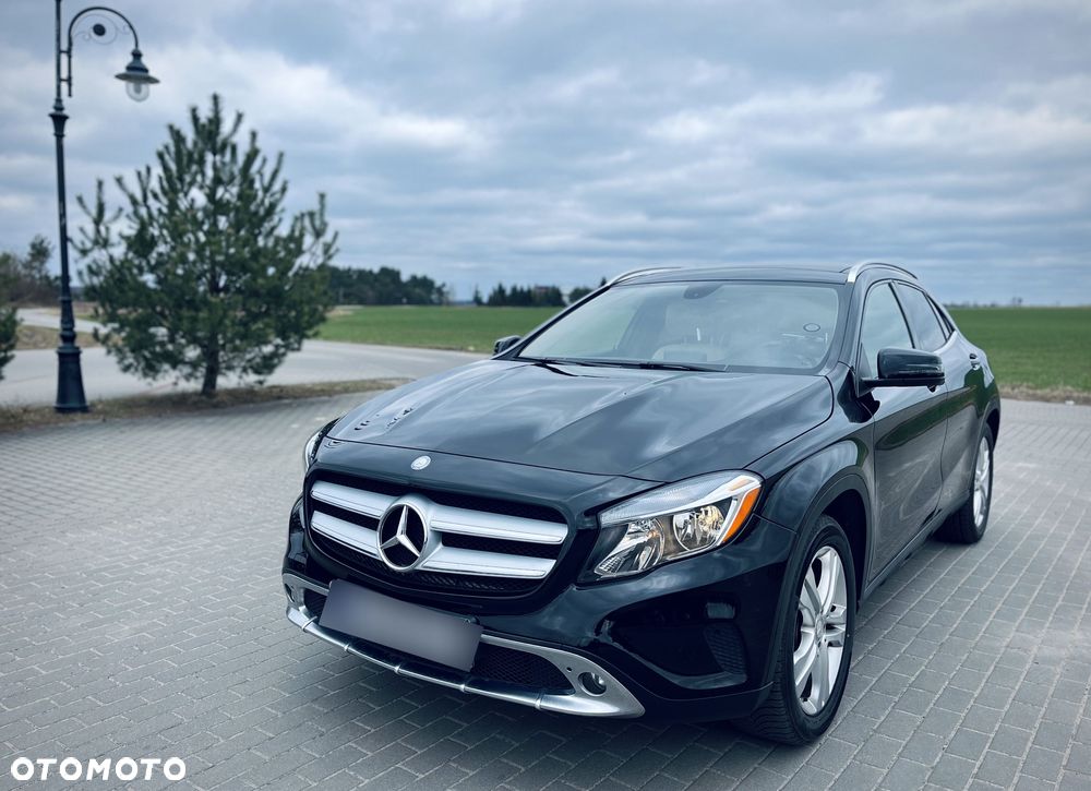 Mercedes-Benz GLA 250 4-Matic - 12