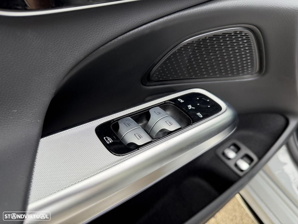 Mercedes-Benz E 300 e AMG Line - 22