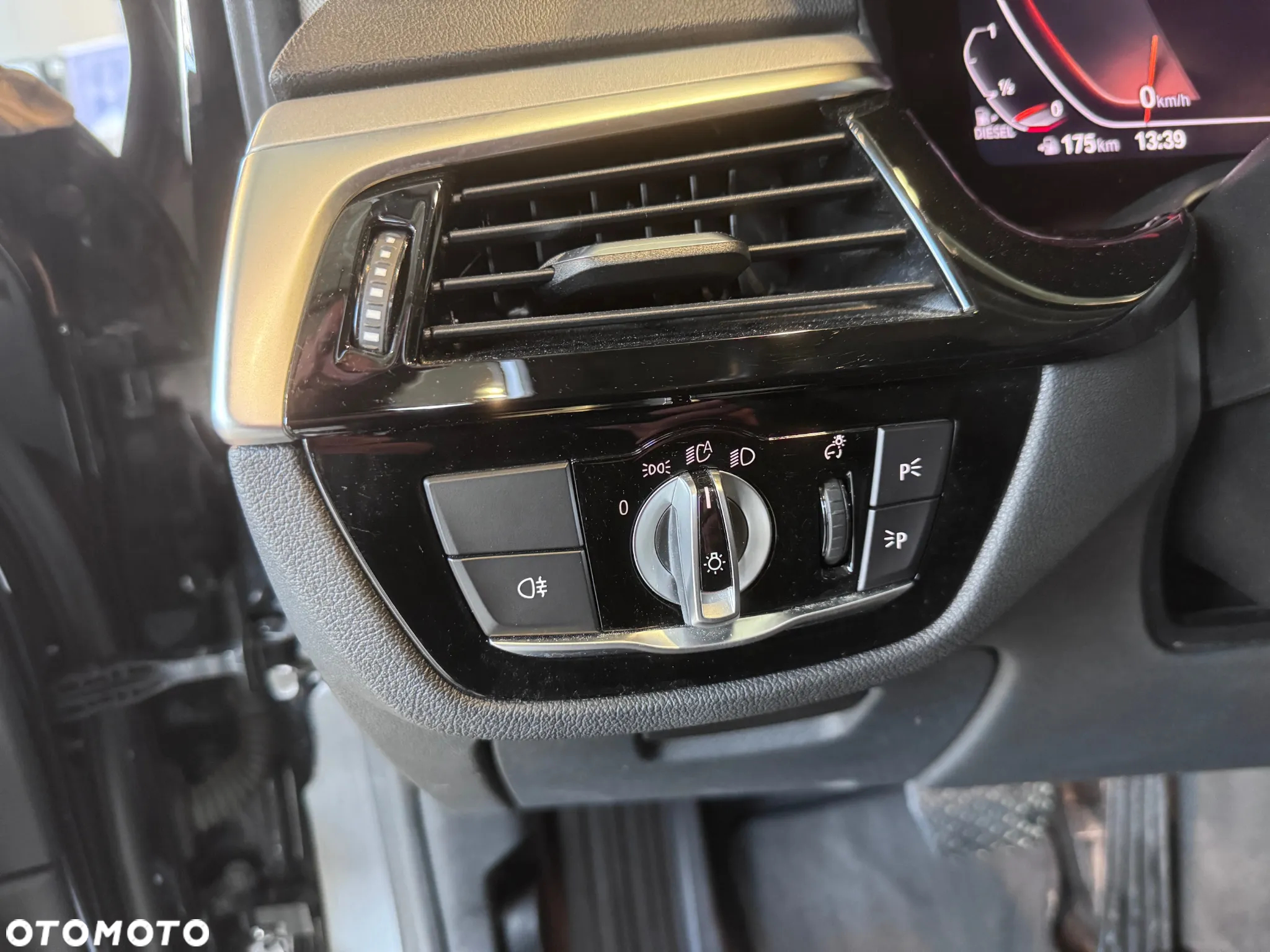 BMW Seria 5 520d xDrive - 16