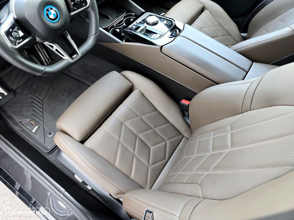 BMW 530 e Pack Desportivo M Pro - 37