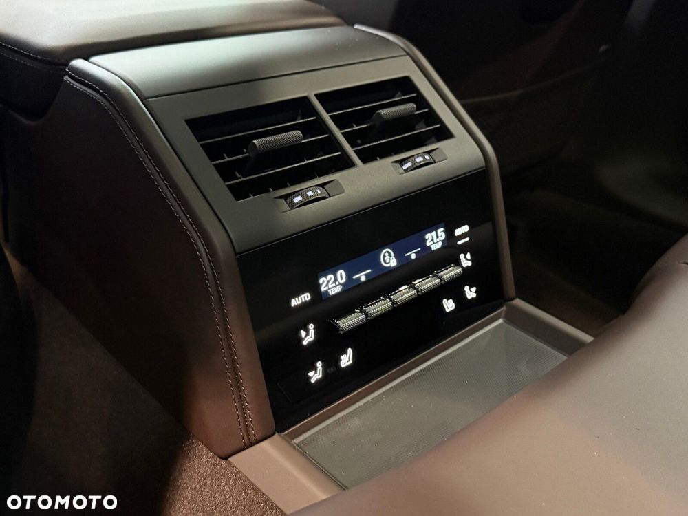 Porsche Panamera - 30