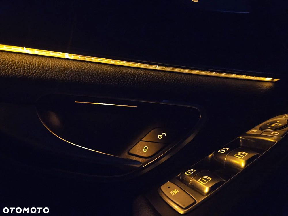 Mercedes-Benz Klasa C 250 (BlueTEC) d 4Matic T 7G-TRONIC AMG Line - 10