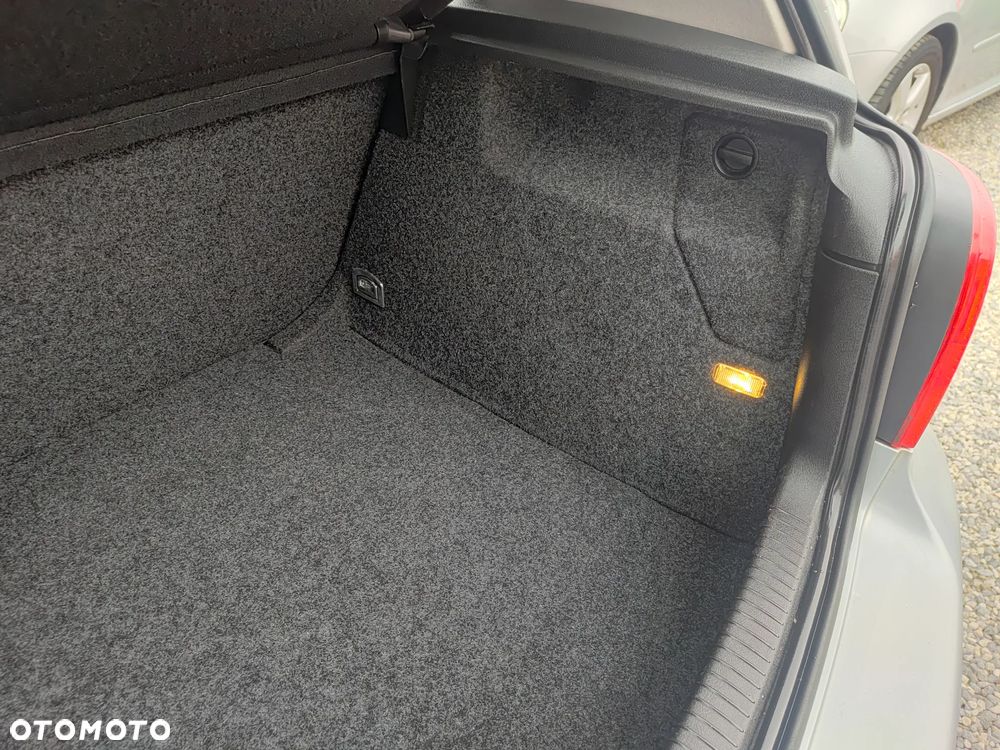 Volkswagen Golf - 24