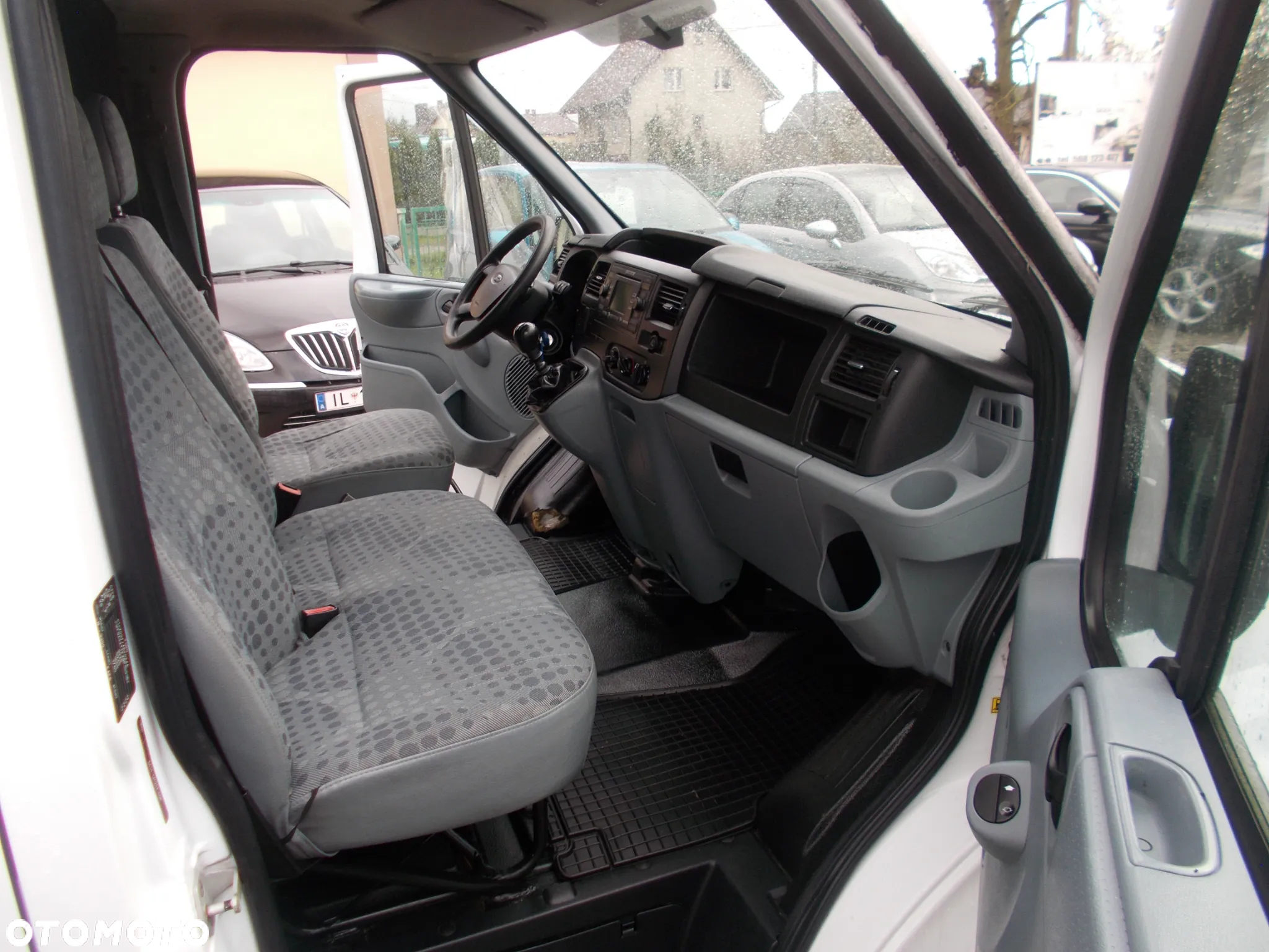Ford Transit - 11