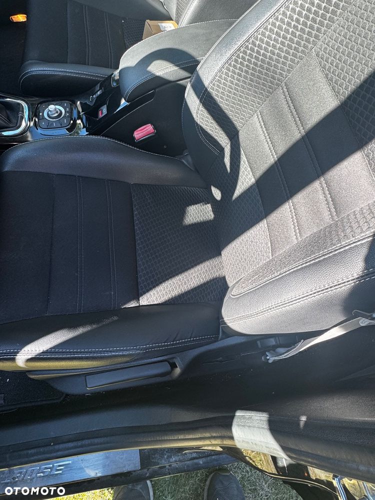 Renault Megane ENERGY TCe 130 BOSE EDITION - 7