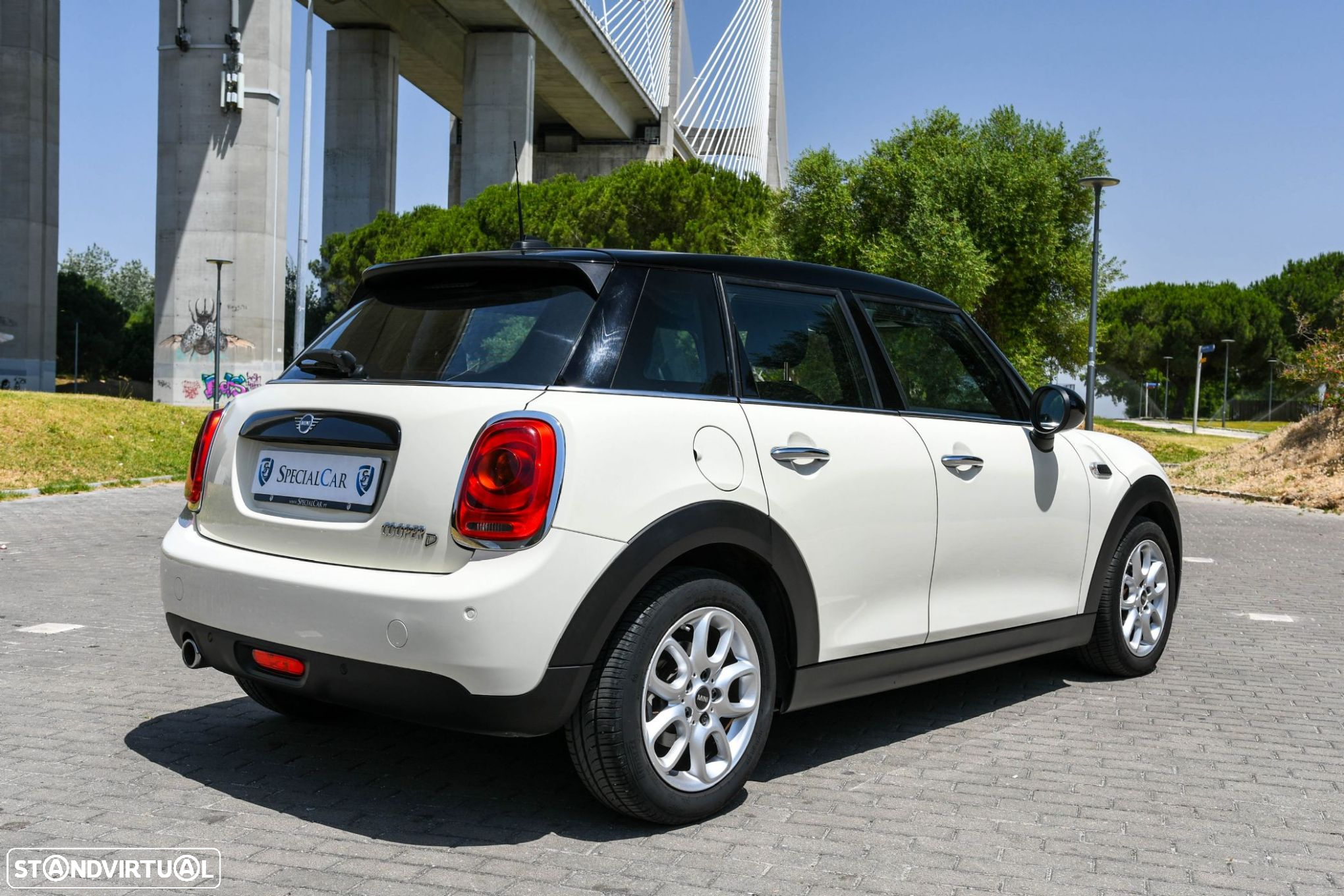 MINI 5 Portas Cooper D - 5