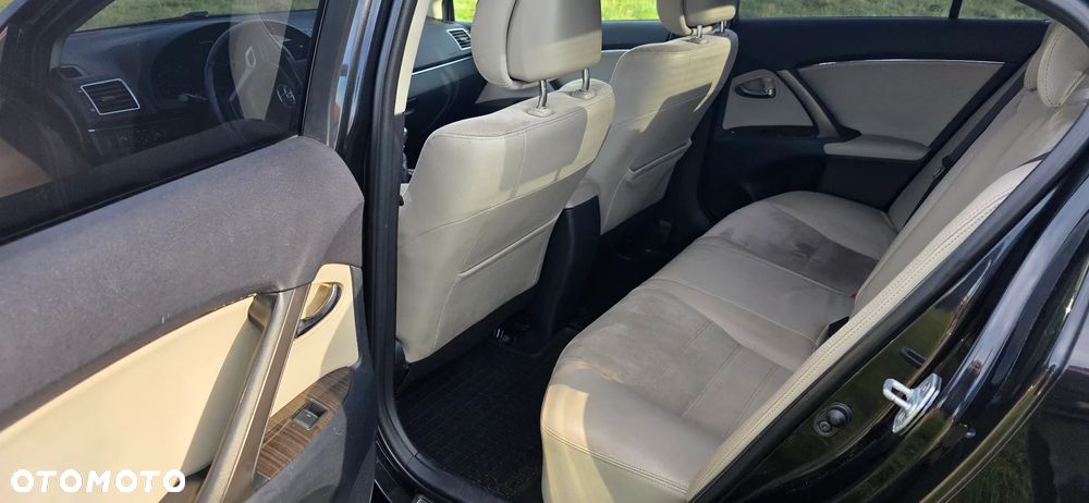 Toyota Avensis 2.0 D-4D Premium - 17