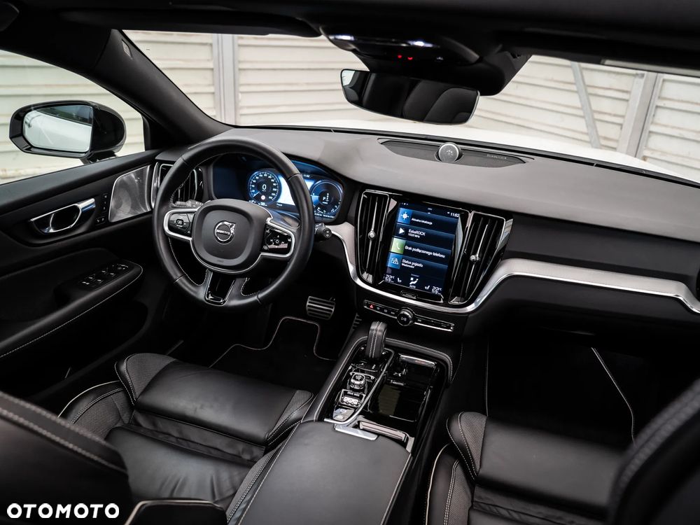 Volvo V60 T8 AWD Recharge Geartronic RDesign - 31
