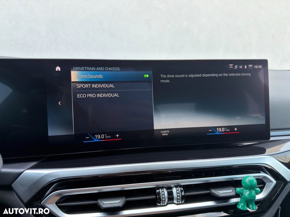 BMW M2 M240i xDrive AT - 32