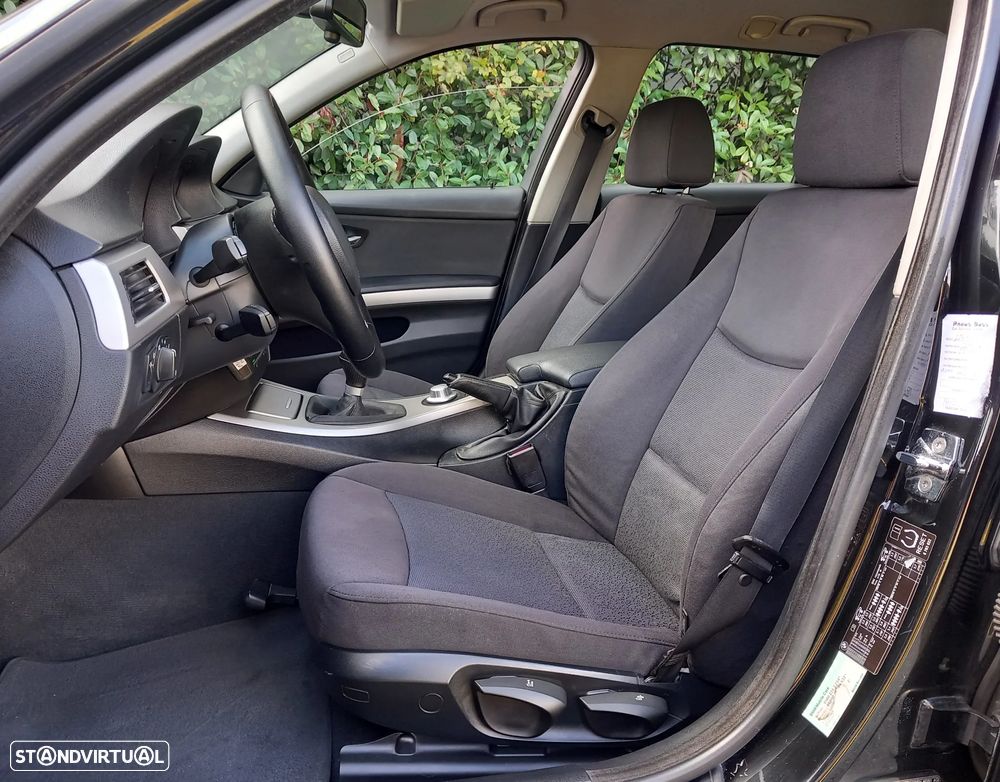 BMW 318 d Navigation Sport - 6