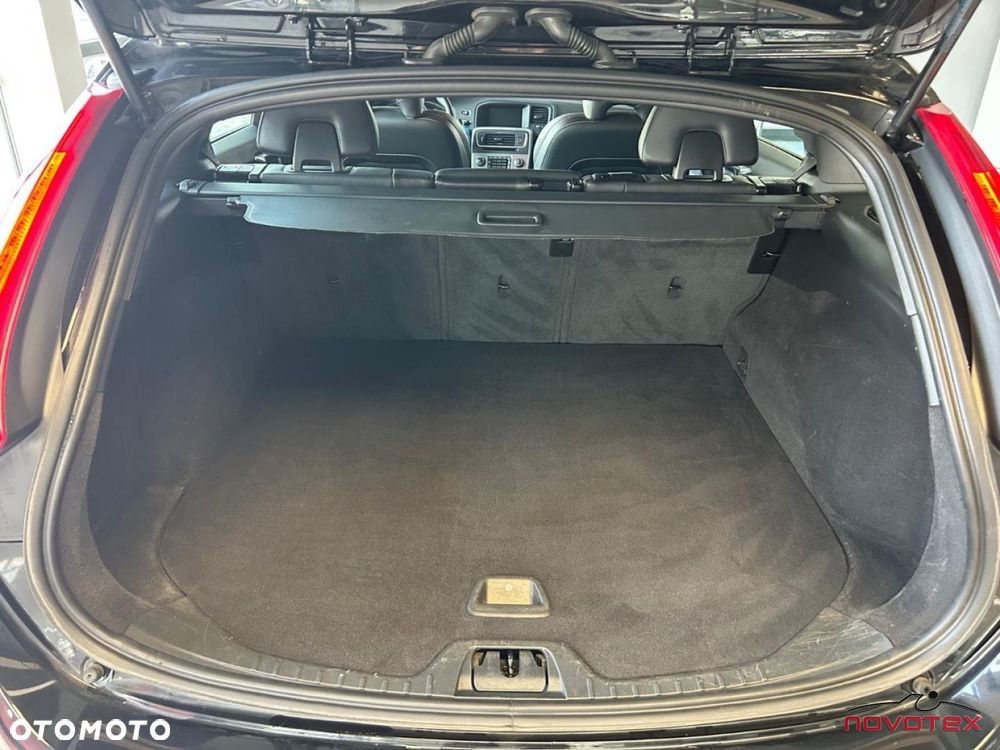 Volvo V60 T3 Momentum - 19