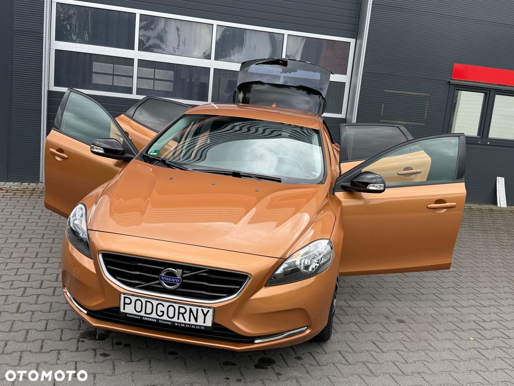 Volvo V40 T3 R Design - 13
