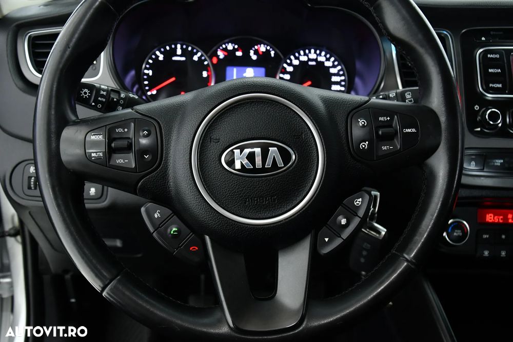 Kia Carens 1.7 CRDi 115 Dream-Team Edition - 22