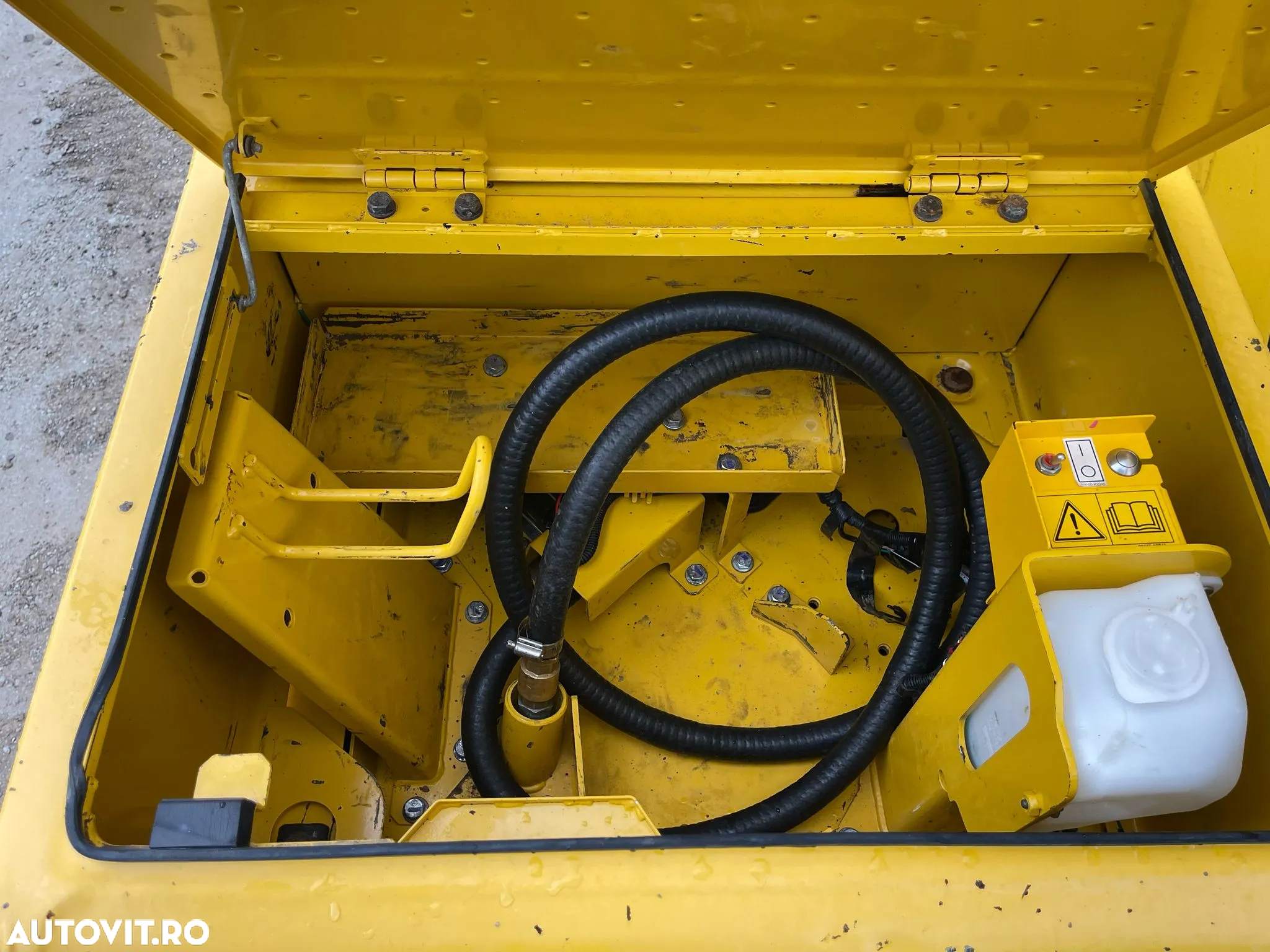 Komatsu PC 210LC-11 - 22