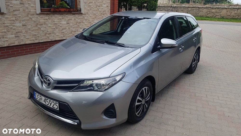 Toyota Auris - 12